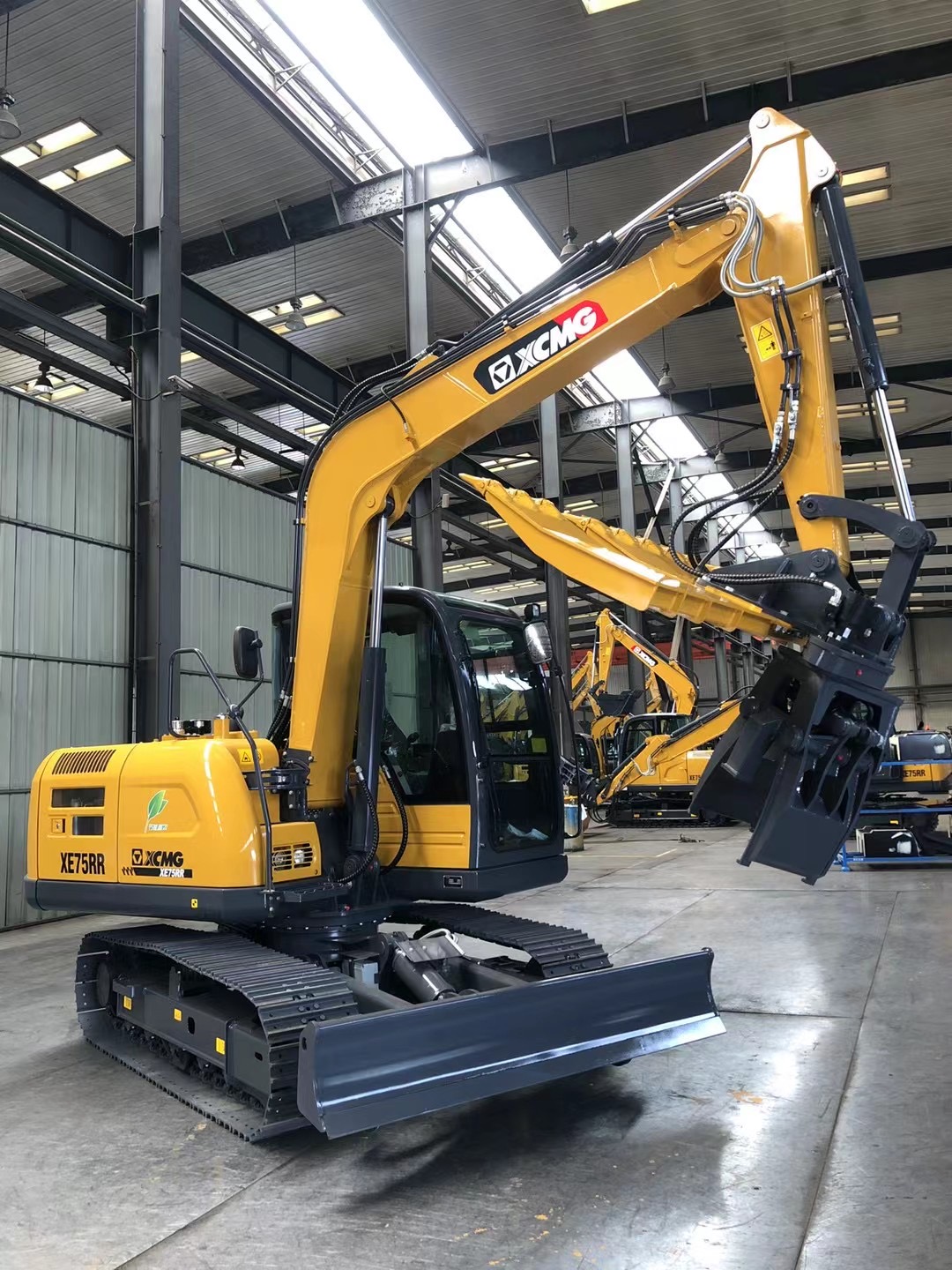 营根镇公铁两用挖掘机  XE75RR液压挖掘机 公路铁路两用